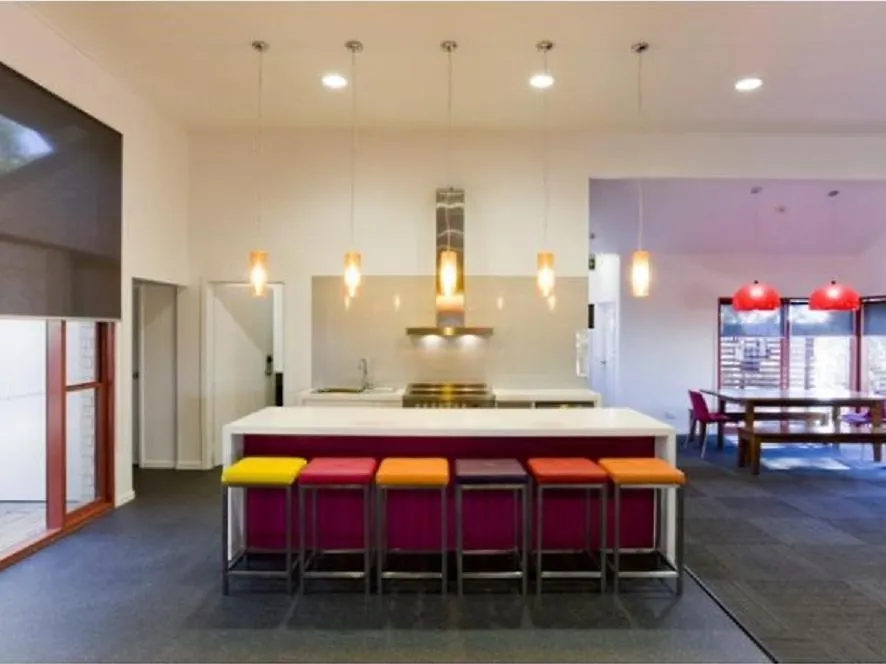 Unilodge @ Uc Short Stays Canberra Hostel