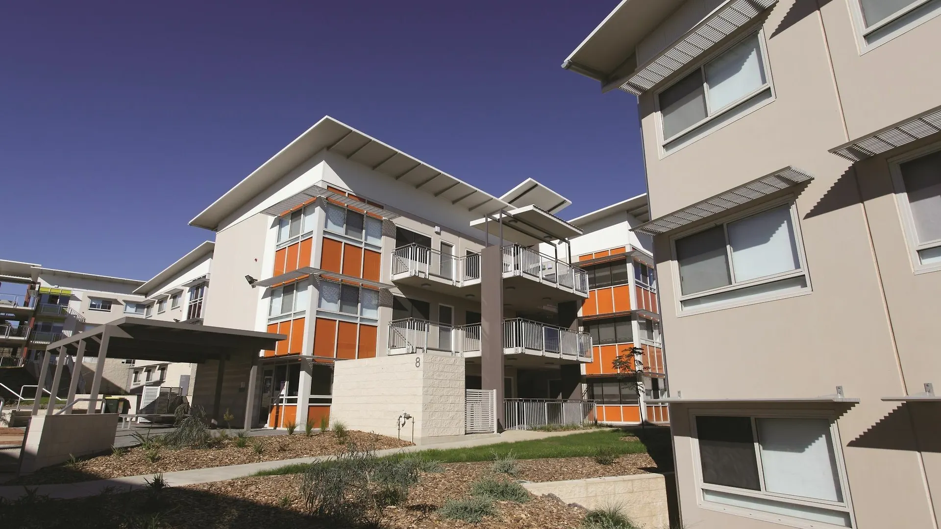 Unilodge @ Uc Short Stays Canberra Hostel