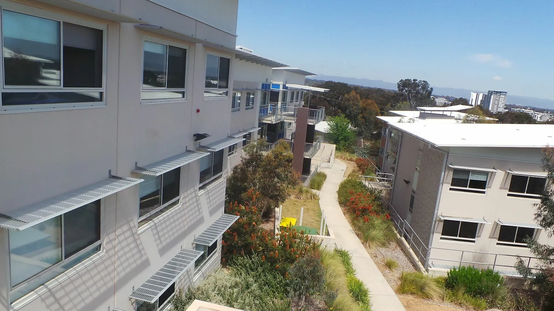 Unilodge @ Uc Short Stays Canberra Hostel